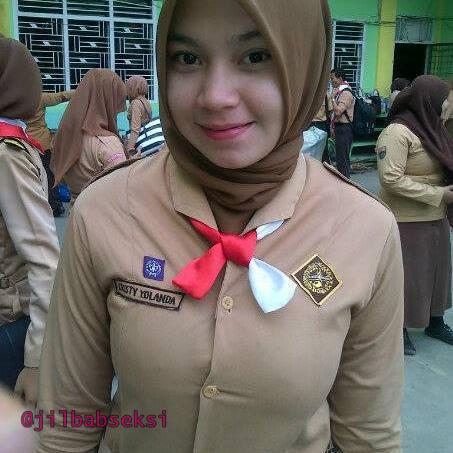 Latest Tiktok viral Phenomenon Of ABG Viral SMP 2025 Ukhti Jilbab Wiwik One For All Indonesia