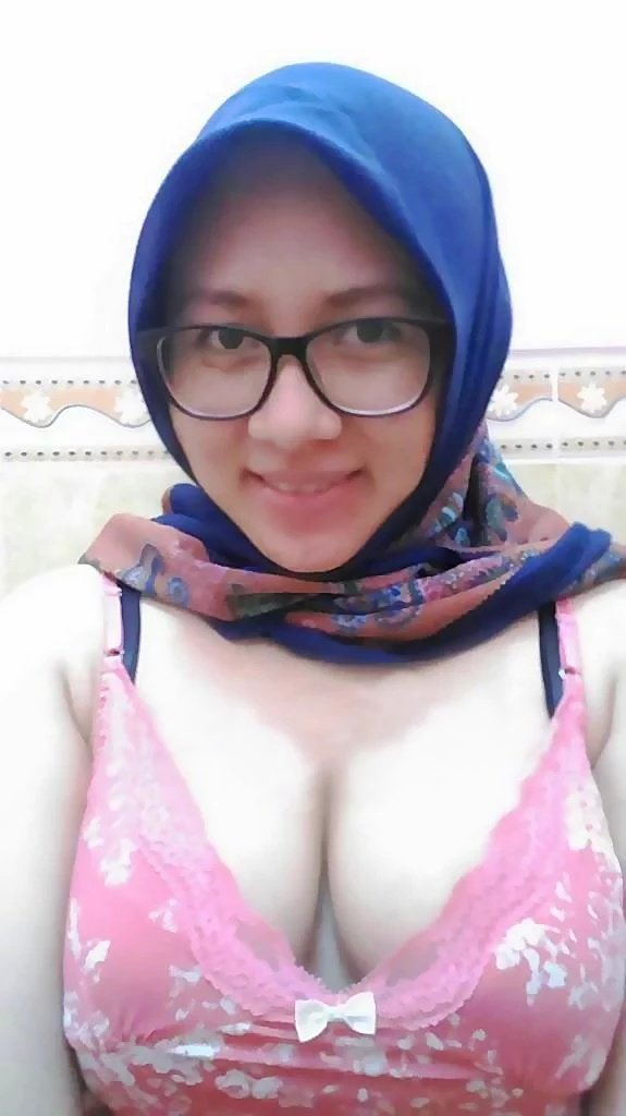 Viral Lagi Video Digoyang Tante Hijab Kenal Di Instagram Yandex Indonesia Terbaru Top Trending Global 2026