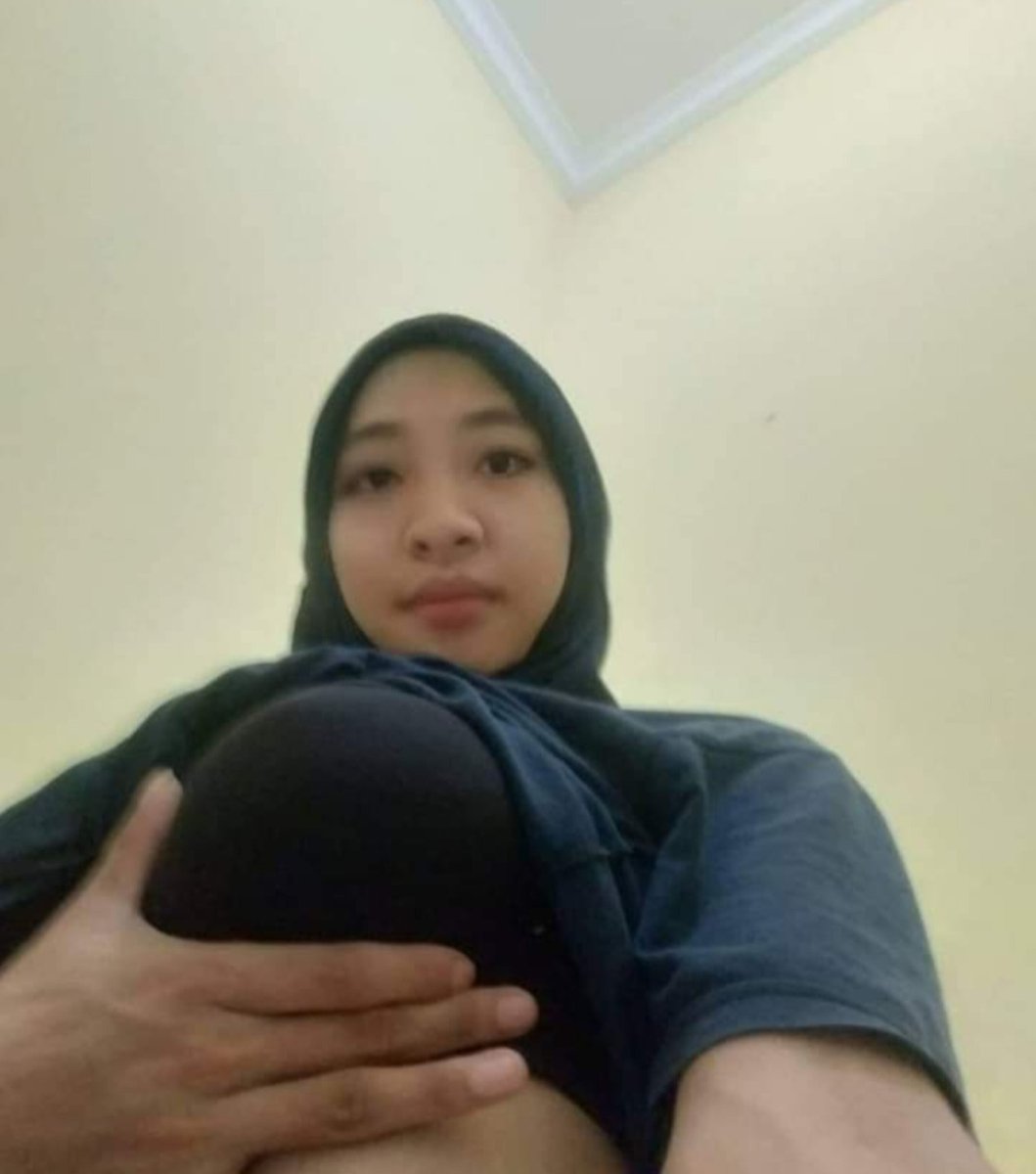 Lagi Viral Hijab Indo ABG Ukhti Dini Oskaria 2026 Terbaru Pasrah Membelah Durian Pink Malam Minggu Top Trending Global New Generation Indonesia Official